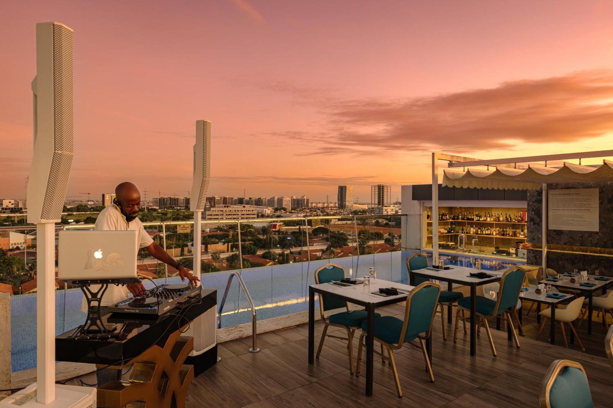 Palmeiras Suite Hotel Luanda Exterior photo