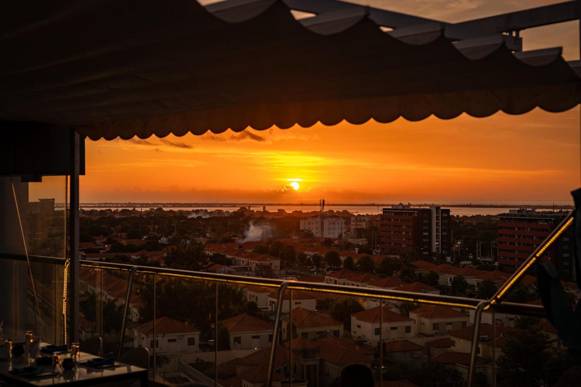 Palmeiras Suite Hotel Luanda Exterior photo